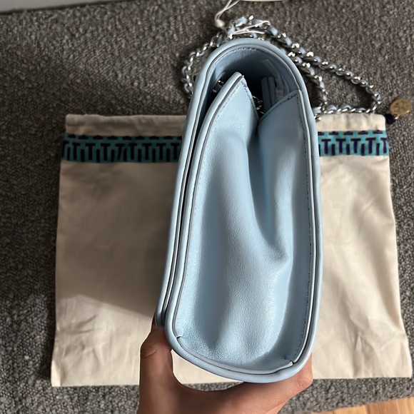 SOLD- Authentic brand new with tag Tory Burch blue Fleming chain shoulder bag - Picture 3 of 9